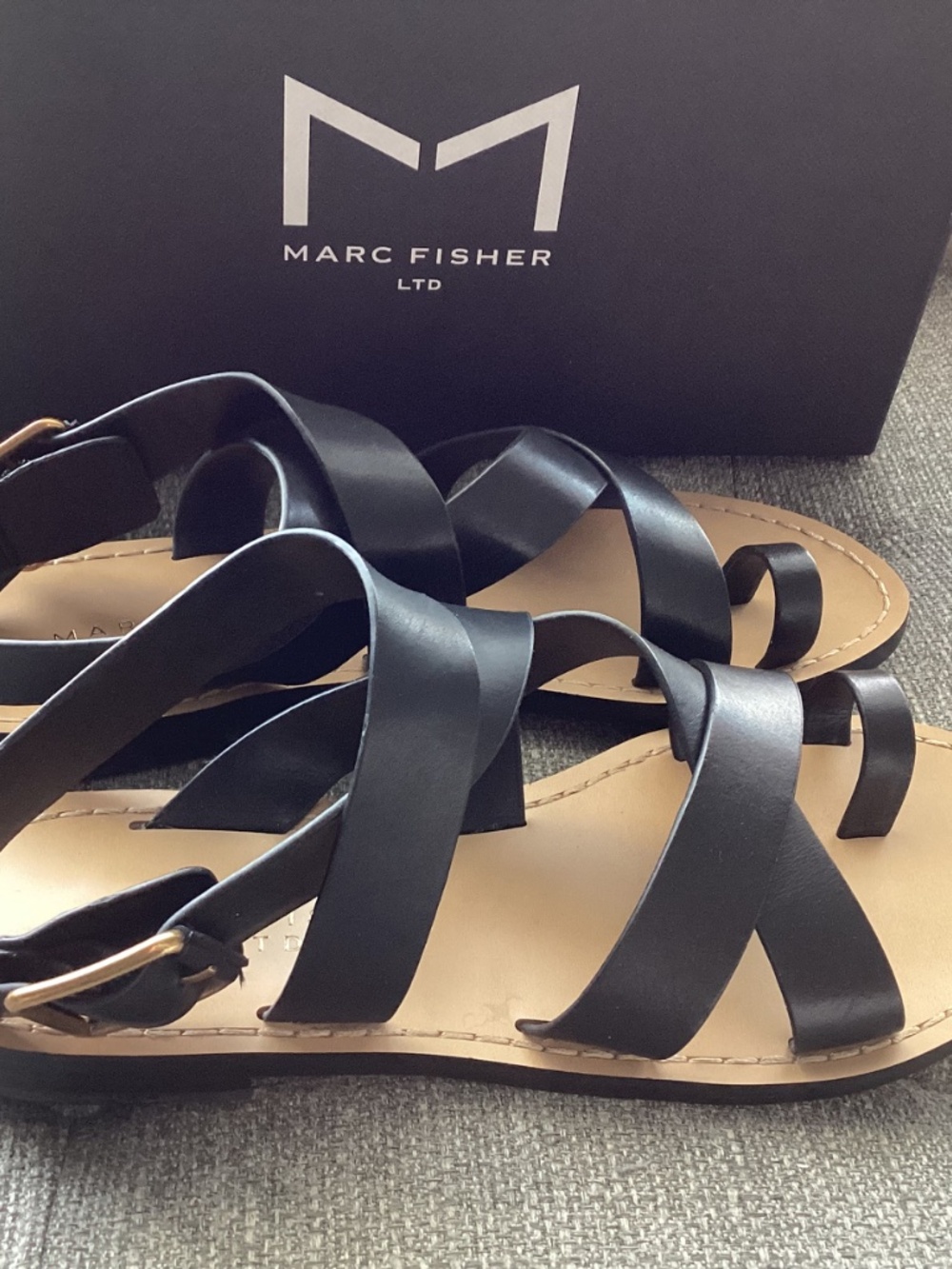 Marc Fisher LTD Lollie Strappy Toe Loop Sandal Women), size 7.5 M - Picture 9 of 10